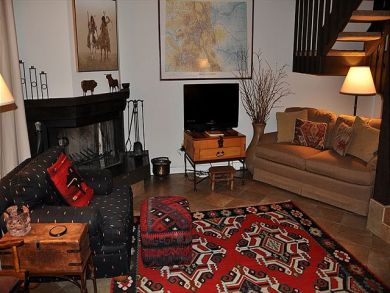 Three Bedroom Vacation Town Home with Loft & Hot Tub